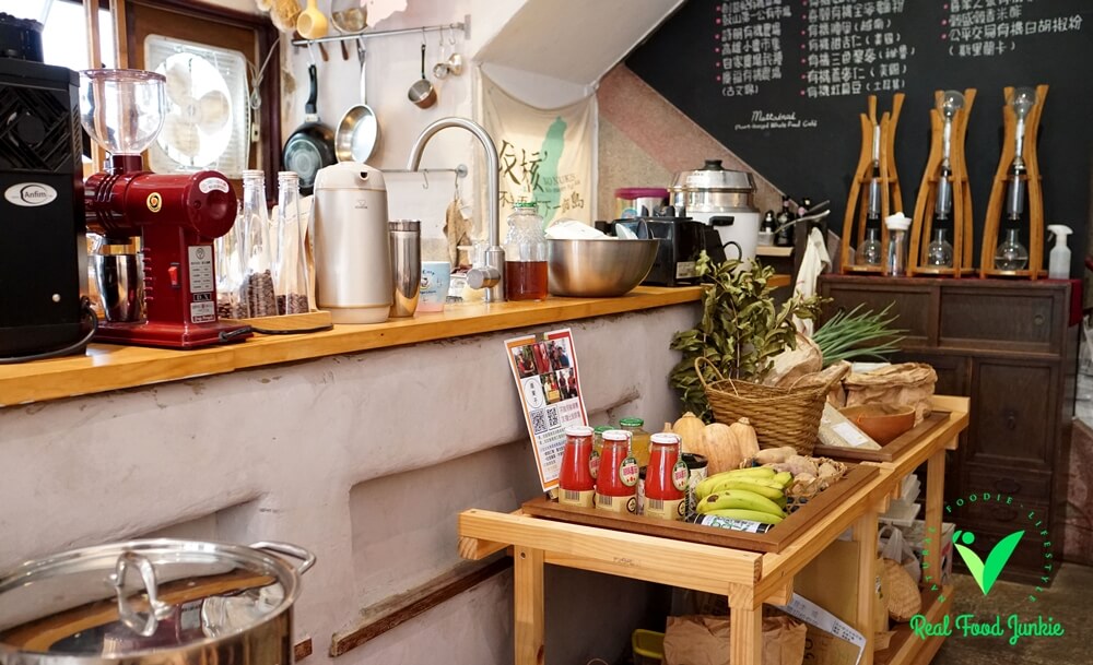 Mottainai Plant-Based Whole Food Cafe - inside 3