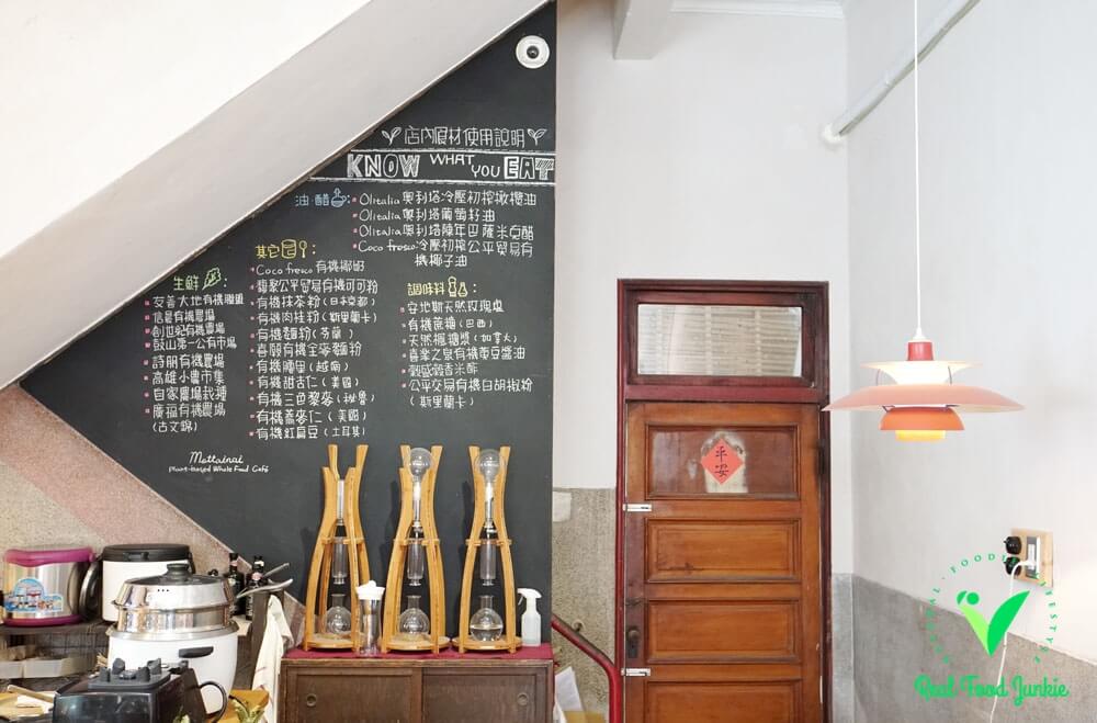 Mottainai Plant-Based Whole Food Cafe-inside2