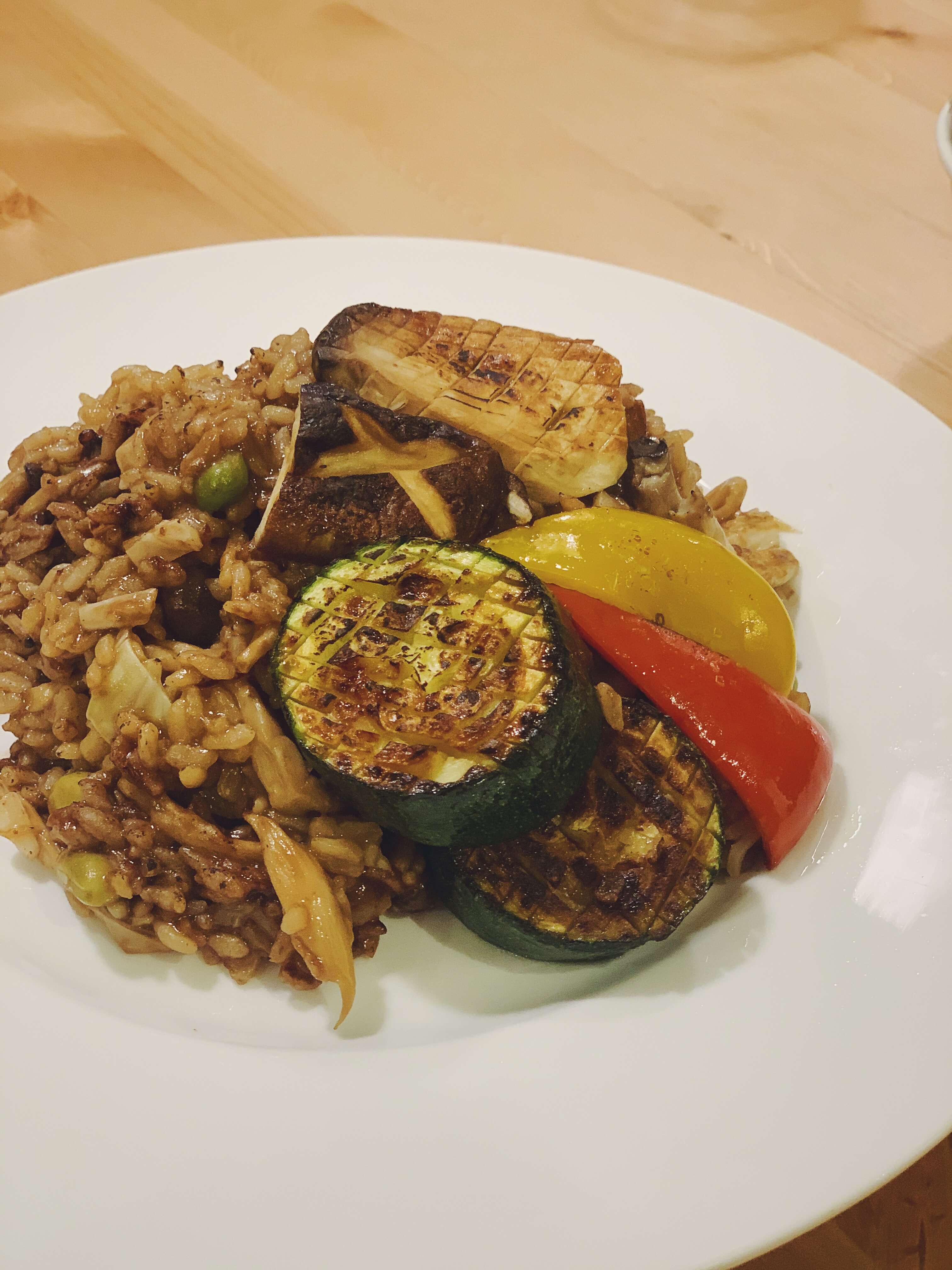 Me-n-v3gan-chilli-sauce-chocolate-mushrooms-rice